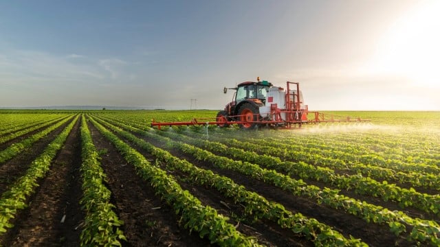 Tractor in field 640x360